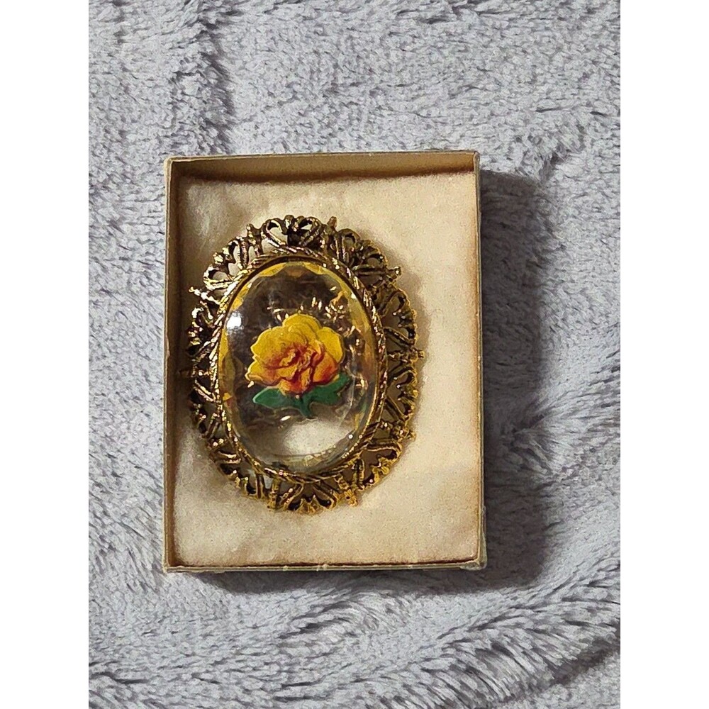 Vintage Sarah Coventry "Rose Marie" Necklace Gold Tone Rose Pendant/Broach 1960s